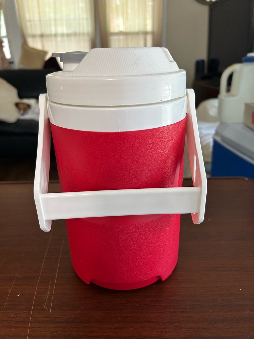Igloo Laguna Red and White Portable Beverage Jug with Flip Handle 1/2 gallon - Picture 5 of 7